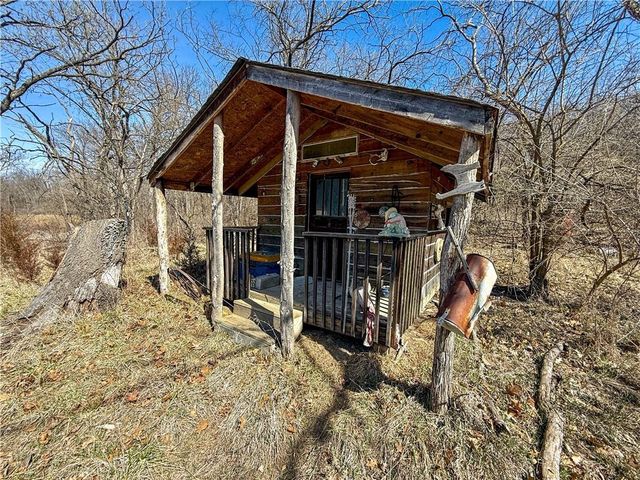 19209 Santa Fe Trail, Leavenworth, KS 66048