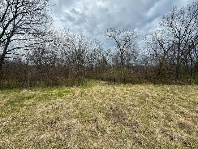 19209 Santa Fe Trail, Leavenworth, KS 66048