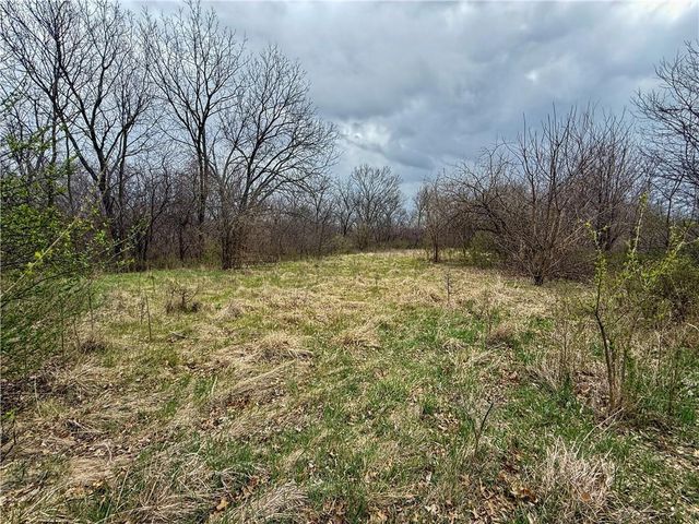 19209 Santa Fe Trail, Leavenworth, KS 66048