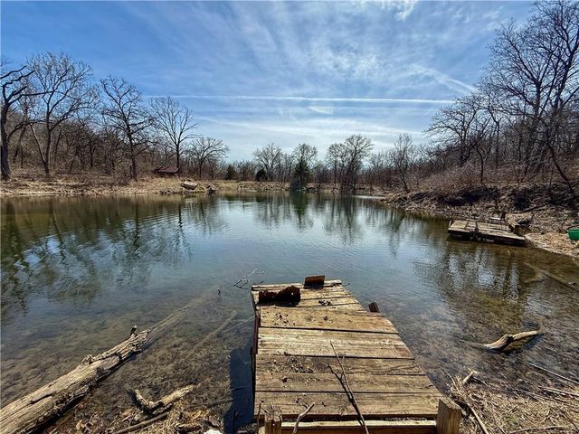 19209 Santa Fe Trail, Leavenworth, KS 66048