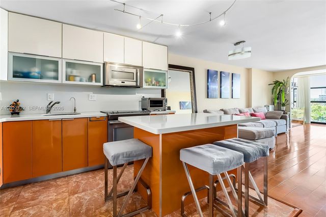 600 SW Parkview Dr 505, Hallandale Beach, FL 33009