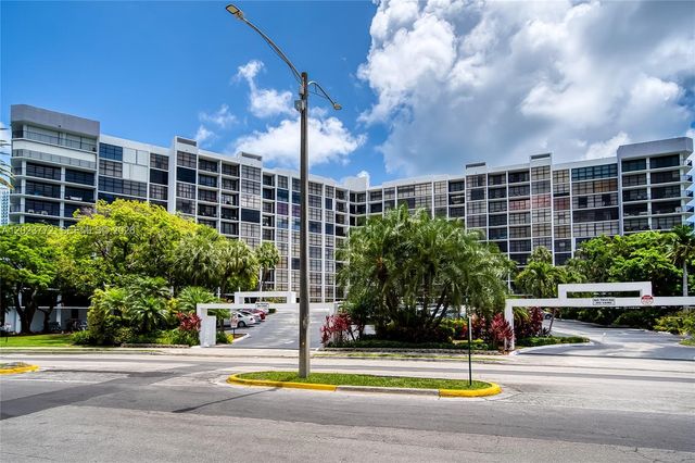 600 SW Parkview Dr 505, Hallandale Beach, FL 33009