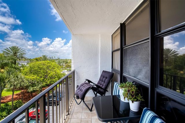 600 SW Parkview Dr 505, Hallandale Beach, FL 33009