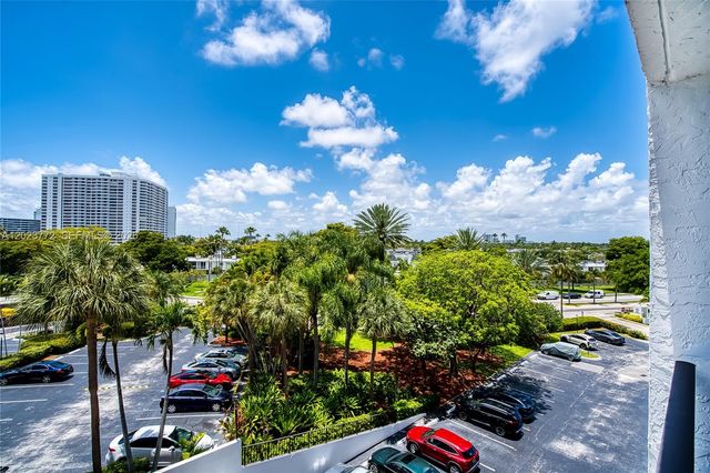 600 SW Parkview Dr 505, Hallandale Beach, FL 33009