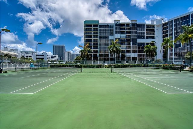600 SW Parkview Dr 505, Hallandale Beach, FL 33009