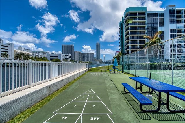 600 SW Parkview Dr 505, Hallandale Beach, FL 33009