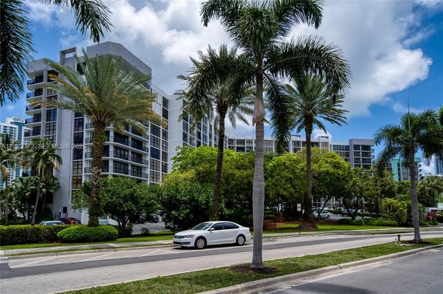 600 SW Parkview Dr 505, Hallandale Beach, FL 33009