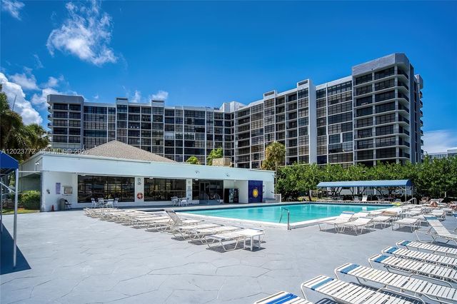 600 SW Parkview Dr 505, Hallandale Beach, FL 33009