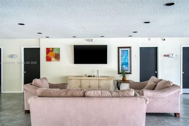 600 SW Parkview Dr 505, Hallandale Beach, FL 33009
