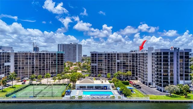 600 SW Parkview Dr 505, Hallandale Beach, FL 33009