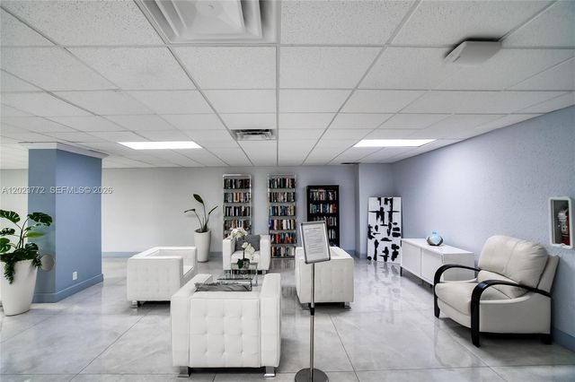 600 SW Parkview Dr 505, Hallandale Beach, FL 33009