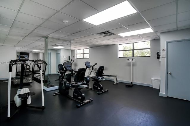 600 SW Parkview Dr 505, Hallandale Beach, FL 33009