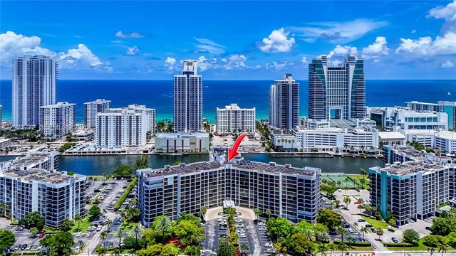 600 SW Parkview Dr 505, Hallandale Beach, FL 33009