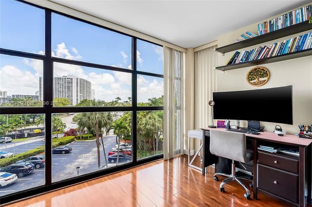 600 SW Parkview Dr 505, Hallandale Beach, FL 33009