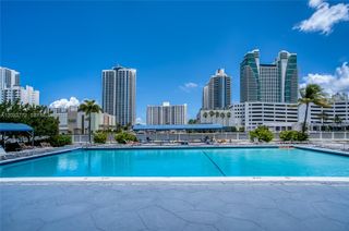 600 SW Parkview Dr 505, Hallandale Beach, FL 33009