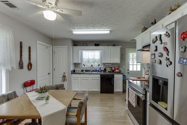 31 Coles Court Drive, Commerce, GA 30529