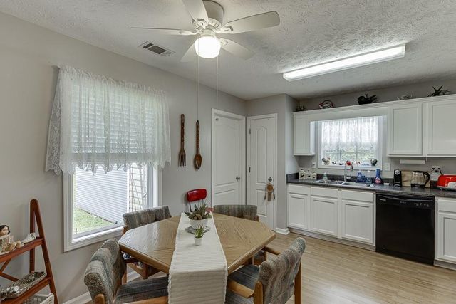 31 Coles Court Drive, Commerce, GA 30529