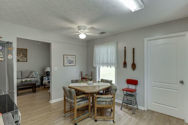 31 Coles Court Drive, Commerce, GA 30529