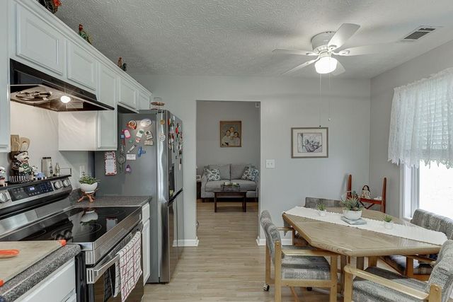 31 Coles Court Drive, Commerce, GA 30529