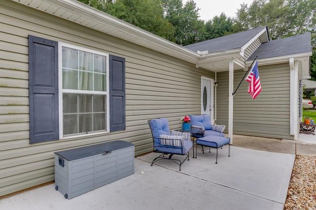 31 Coles Court Drive, Commerce, GA 30529