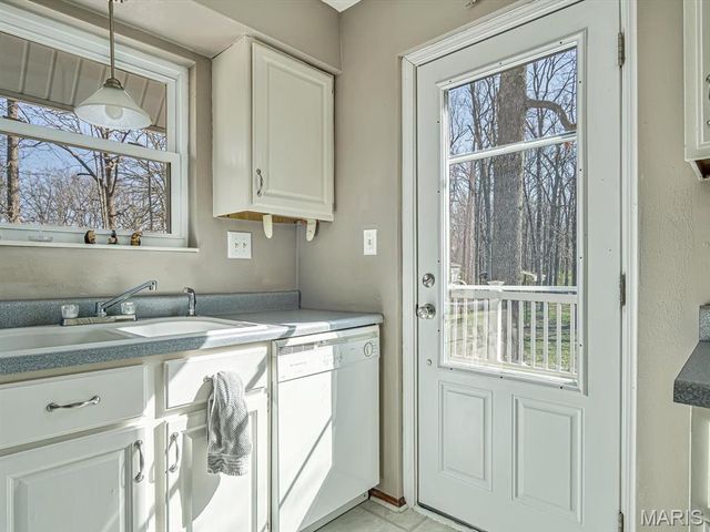 4914 State Route 127 Route, Nashville, IL 62263