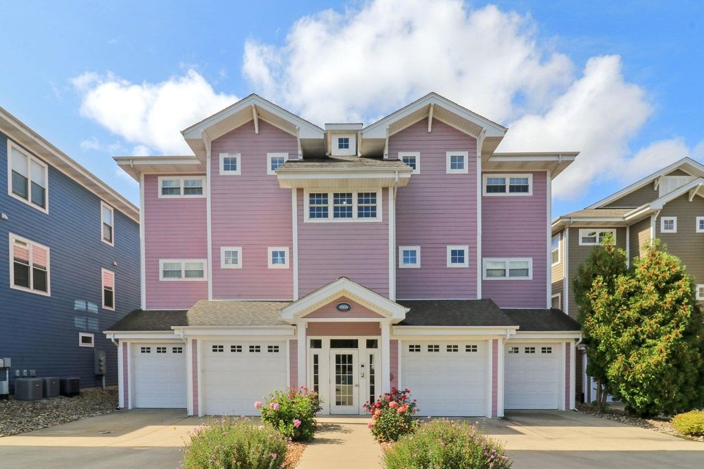 13236 E Lakeshore Drive J-302, Cedar Lake, IN 46303