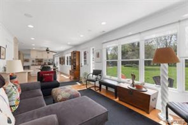 12959 Talbot Lane, Huntington Woods, MI 48070
