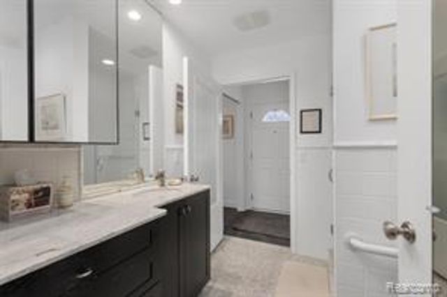 12959 Talbot Lane, Huntington Woods, MI 48070