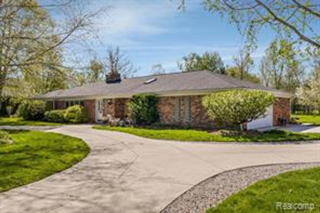 12959 Talbot Lane, Huntington Woods, MI 48070