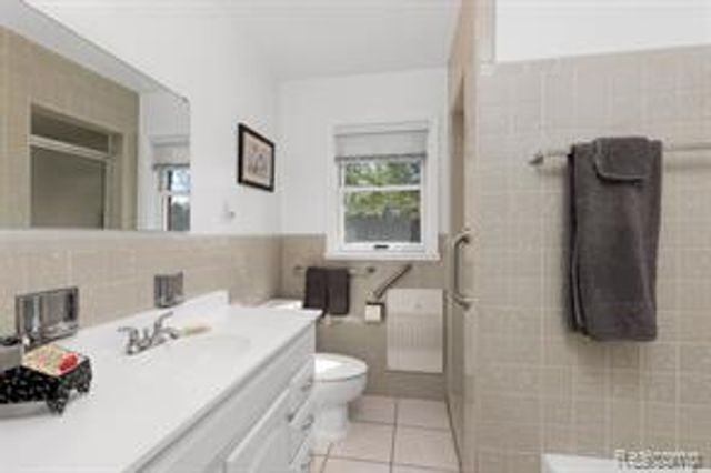 12959 Talbot Lane, Huntington Woods, MI 48070