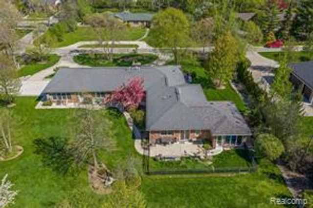 12959 Talbot Lane, Huntington Woods, MI 48070
