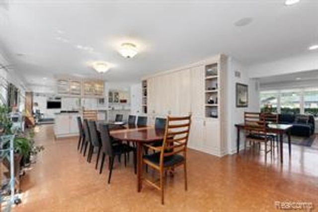 12959 Talbot Lane, Huntington Woods, MI 48070