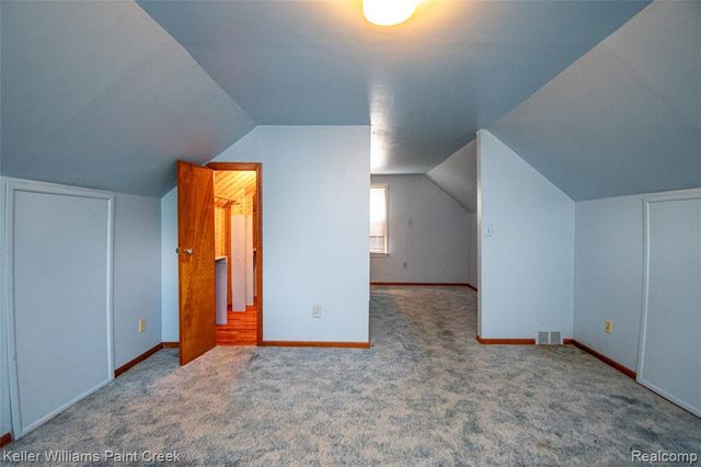 445 Lakeside Drive, Waterford, MI 48328