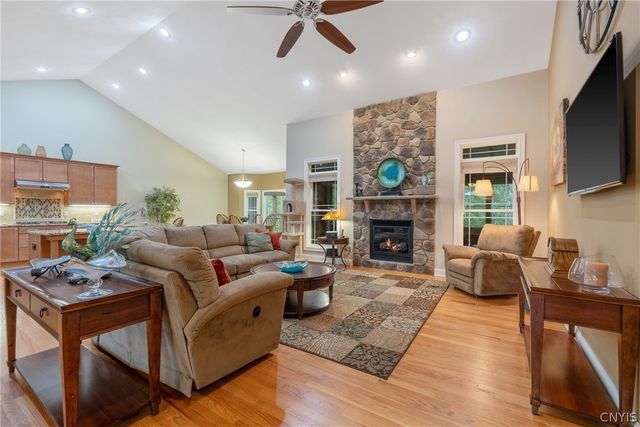 4810 Appaloosa Trl, Clay, NY 13041