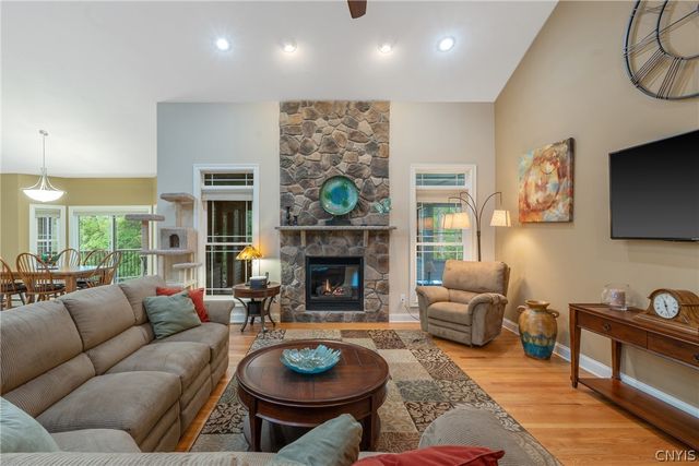 4810 Appaloosa Trl, Clay, NY 13041