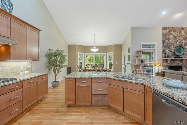 4810 Appaloosa Trl, Clay, NY 13041
