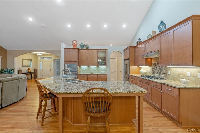 4810 Appaloosa Trl, Clay, NY 13041
