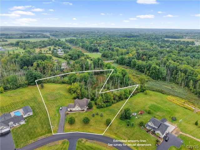 4810 Appaloosa Trl, Clay, NY 13041