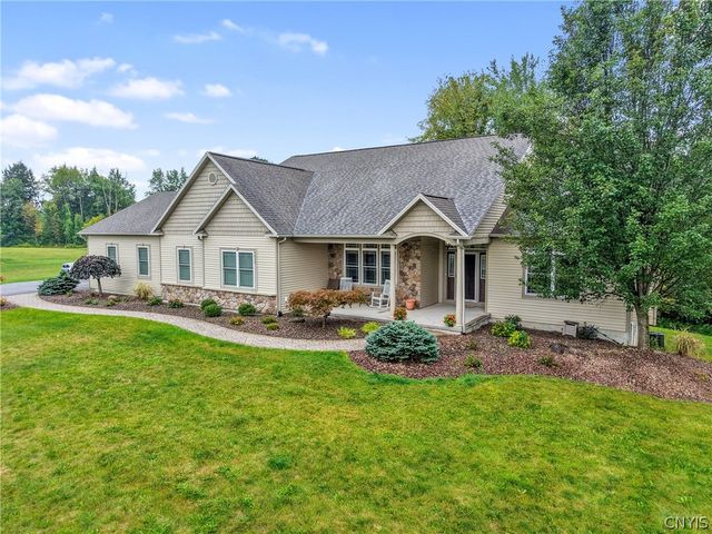 4810 Appaloosa Trl, Clay, NY 13041