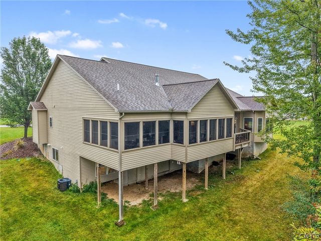 4810 Appaloosa Trl, Clay, NY 13041