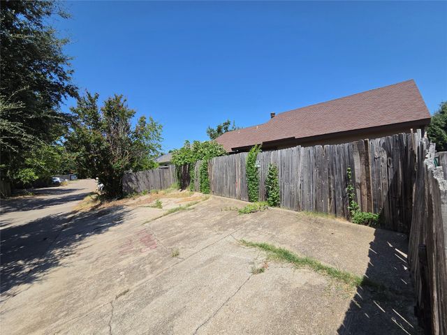 2502 E Timberview Lane, Arlington, TX 76014