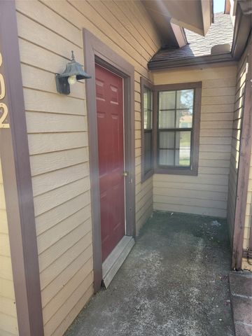 2502 E Timberview Lane, Arlington, TX 76014