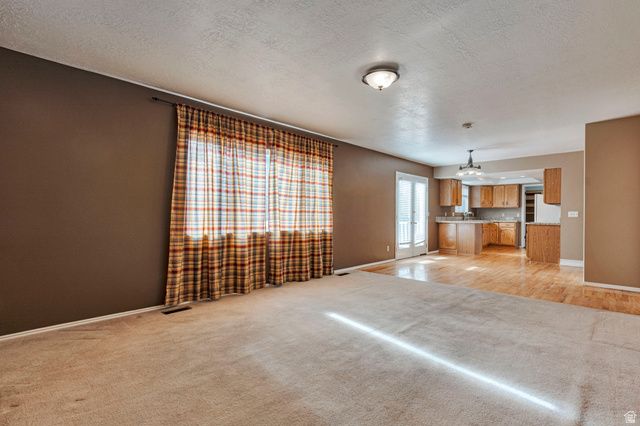 2113 W SURREY CIR, Taylorsville, UT 84129