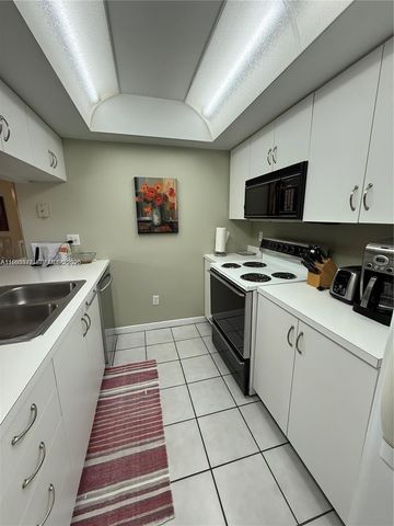 627 Waterside Drive 627, Hypoluxo, FL 33462
