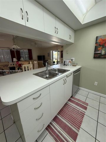 627 Waterside Drive 627, Hypoluxo, FL 33462