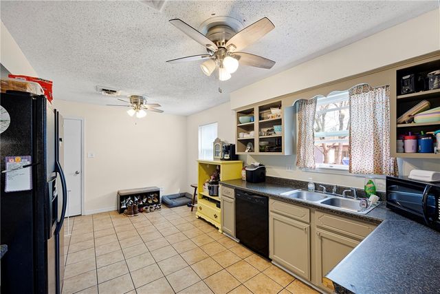 1512 N Jackson Avenue, Russellville, AR 72801