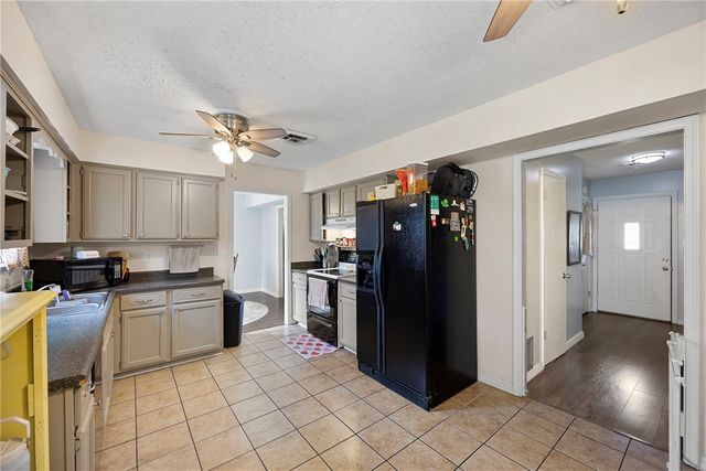 1512 N Jackson Avenue, Russellville, AR 72801