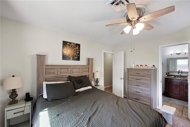 1512 N Jackson Avenue, Russellville, AR 72801