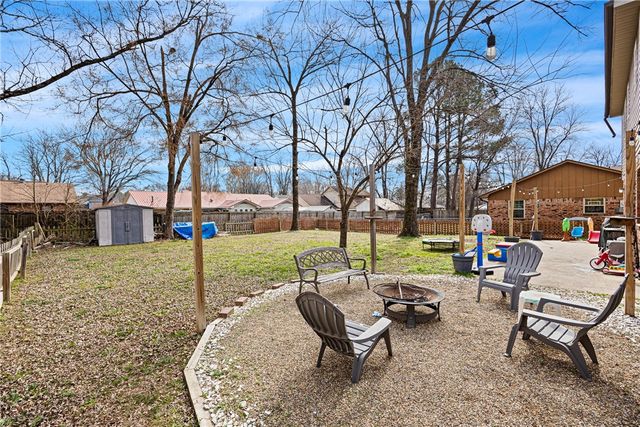 1512 N Jackson Avenue, Russellville, AR 72801