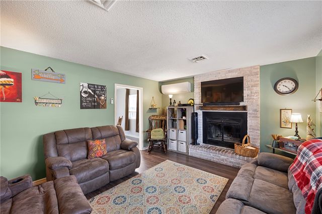 1512 N Jackson Avenue, Russellville, AR 72801